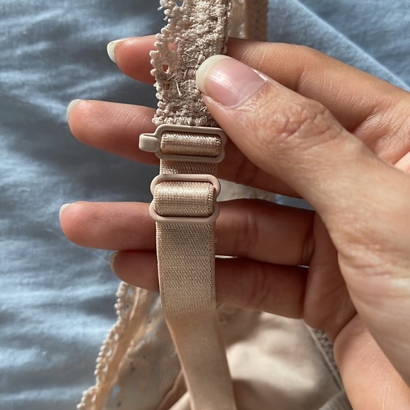 COPY - LACE BRALETTE - Picture 3 of 7